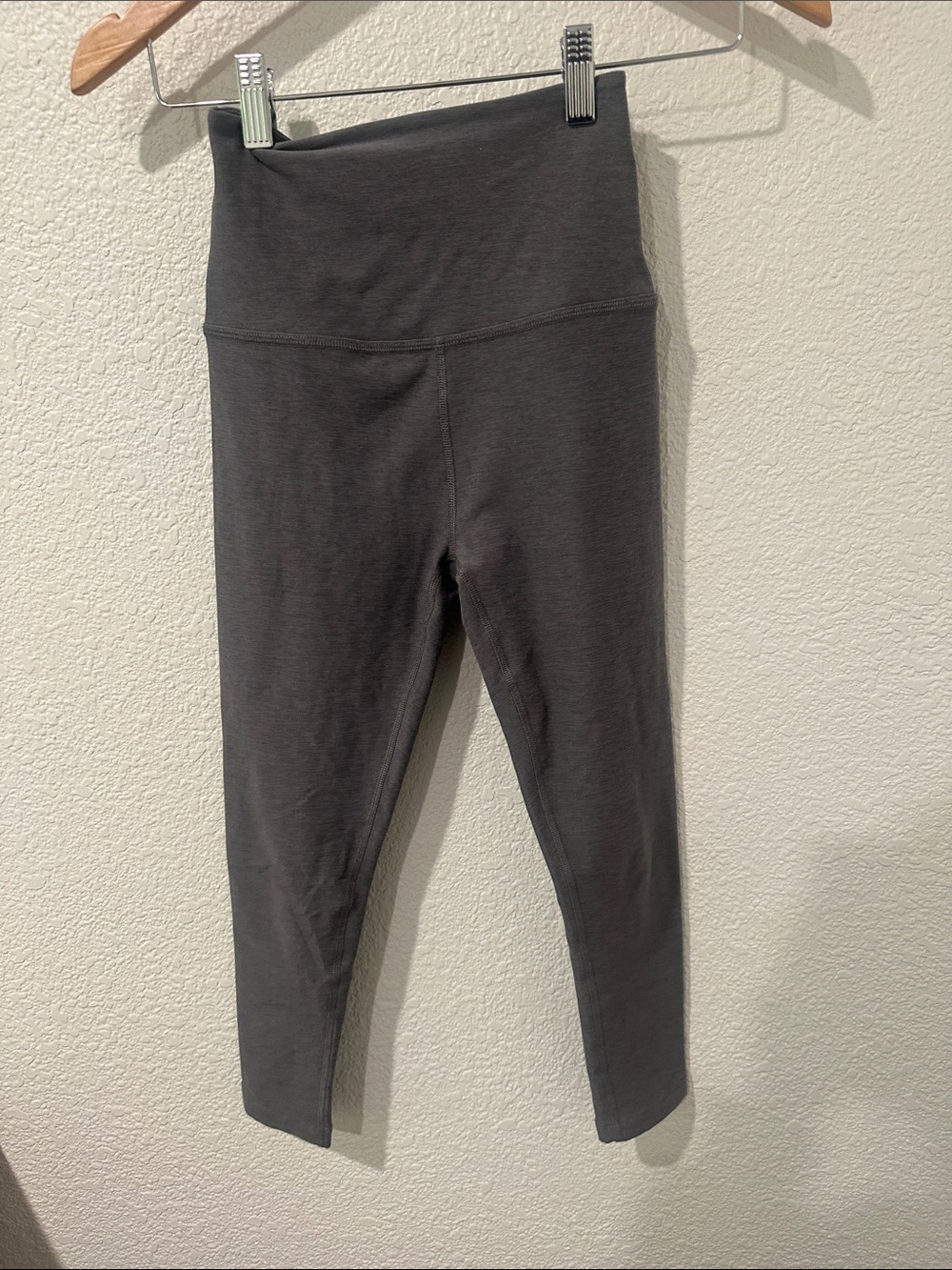 Grey cropped beyond yoga leggings
